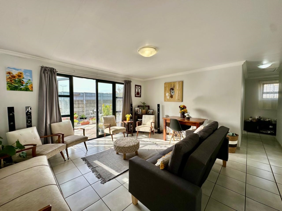 5 Bedroom Property for Sale in Loucharmante Western Cape